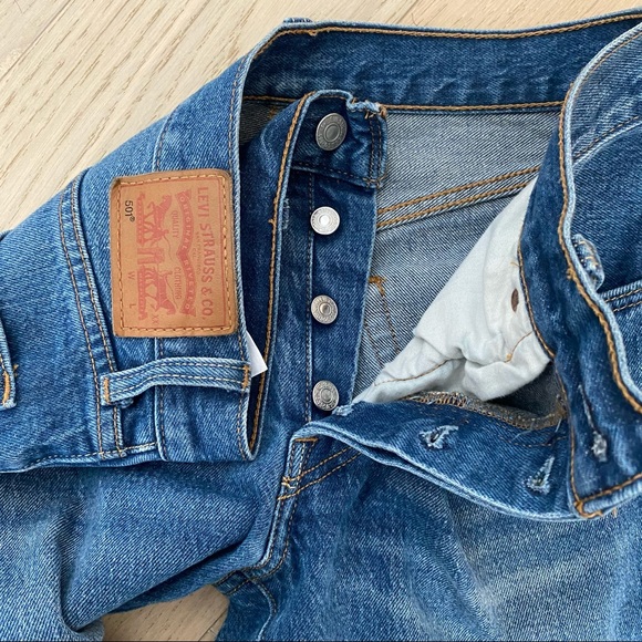 Levi’s 501 Distressed Jeans - Picture 2 of 5